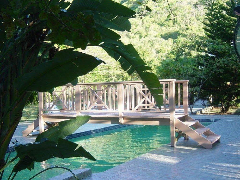 Icis Villas Brewers Bay Екстериор снимка